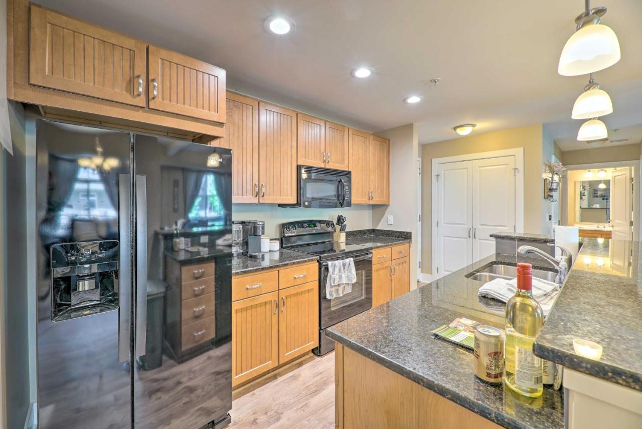 Grand Haven Condo - Walk To Nearby Hot Spots! Exterior foto