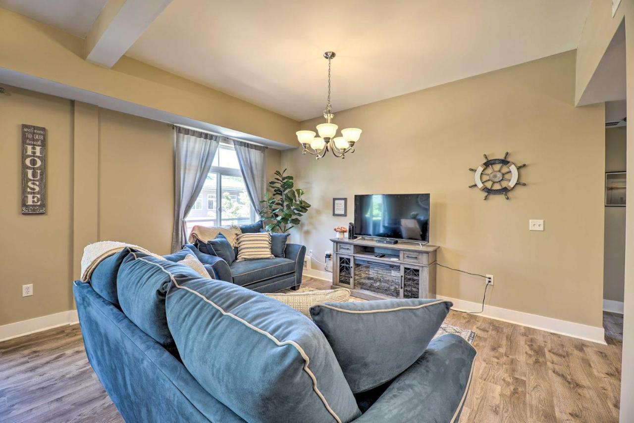 Grand Haven Condo - Walk To Nearby Hot Spots! Exterior foto